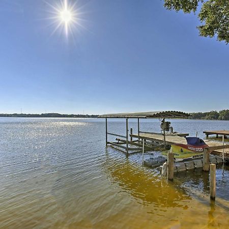 Family Stay With Pool Dock & Lanai In Tampa Exterior photo