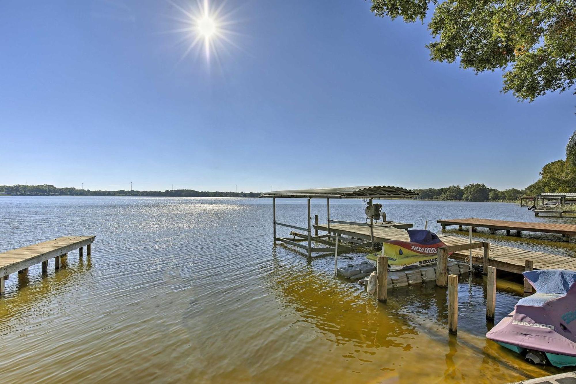 Family Stay With Pool Dock & Lanai In Tampa Exterior photo